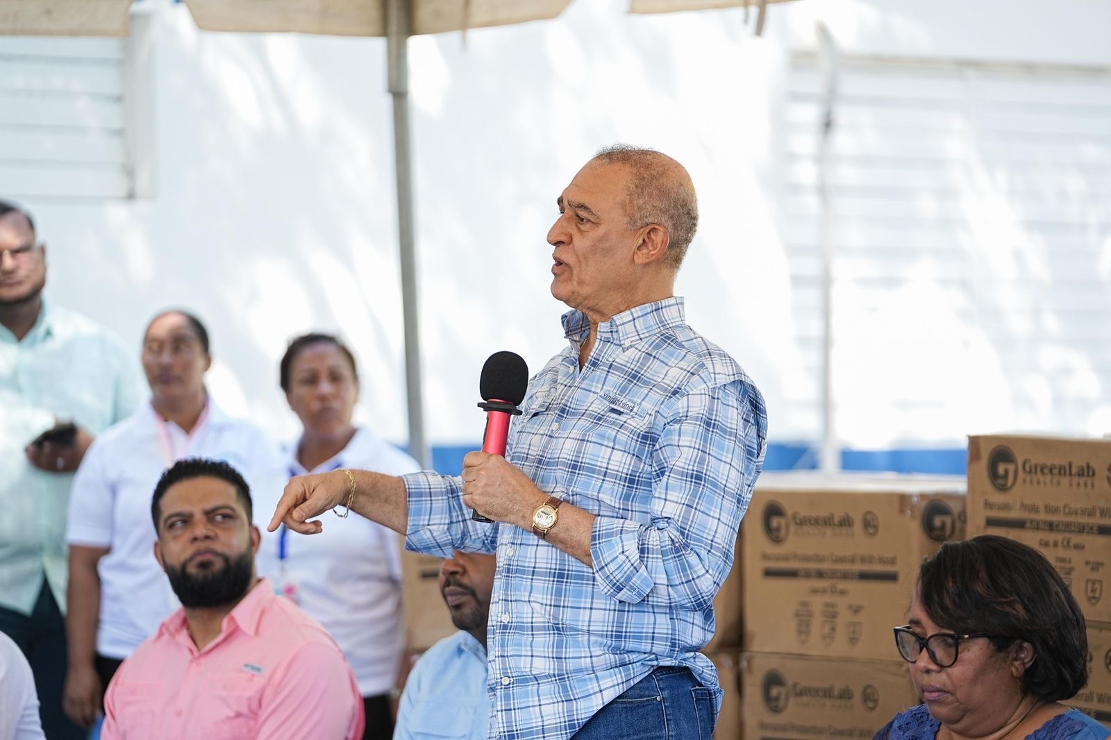 portadaoeste's tweet card. El Programa de Medicamentos Esenciales/Central de Apoyo Logístico (PROMESE/CAL) entregó kits de medicamentos esenciales en acatamiento a las directrices emanadas del Gobierno dominicano para la...