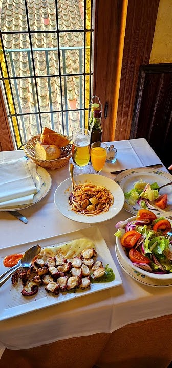 lkjhljs's tweet card. #세고비아 #Segovia #알카사르 #Alcázar de Acueducto de Segovia   살라망카 대학교...