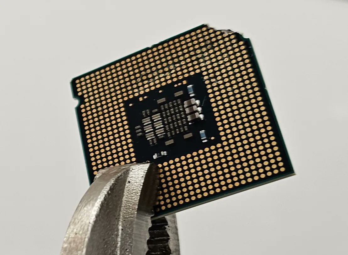 nixcraft's tweet card. Well, it's an unpleasant afternoon in Linux land with more signs of the ongoing impact from Intel's corporate-wide restructuring