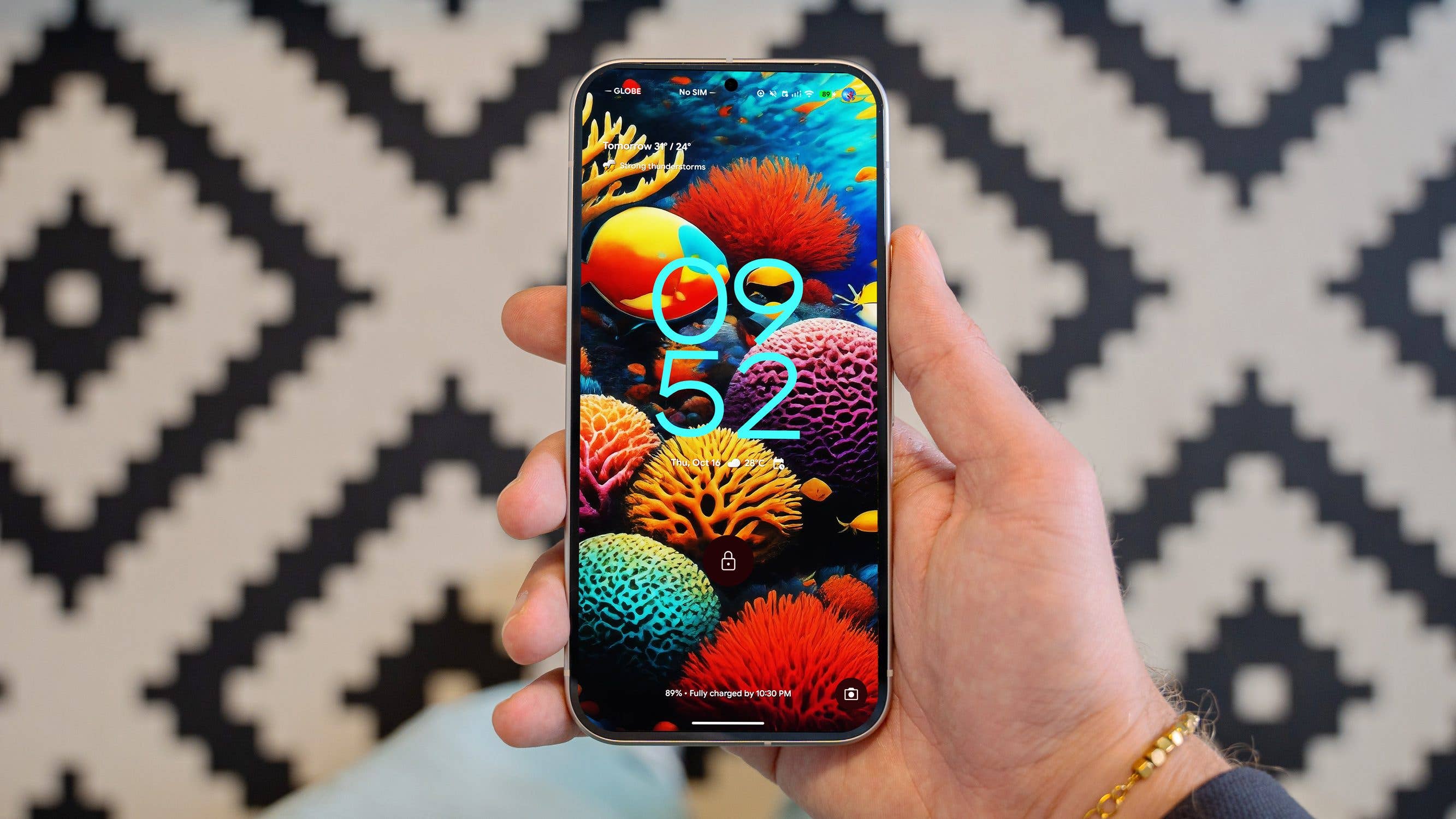 nextpitCOM's tweet card. Google releases the final Android 16 QPR2 beta software update, bringing new hidden features and bug fixes. Find out which Pixel devices can upgrade.