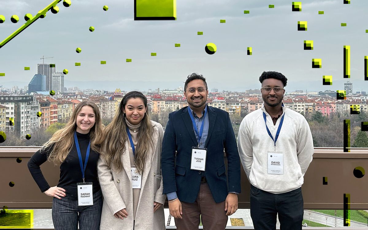 IEEESpectrum's tweet card. Mesh networks reimagined for protests: Discover how Amigo keeps data flowing even when the internet is shut off.