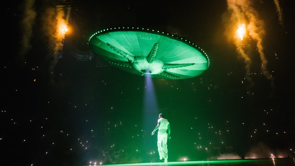 AndyRobot's tweet card. Drake's team offers a rare look inside the ideas and logistics behind his otherworldly 'It’s All a Blur' tour.