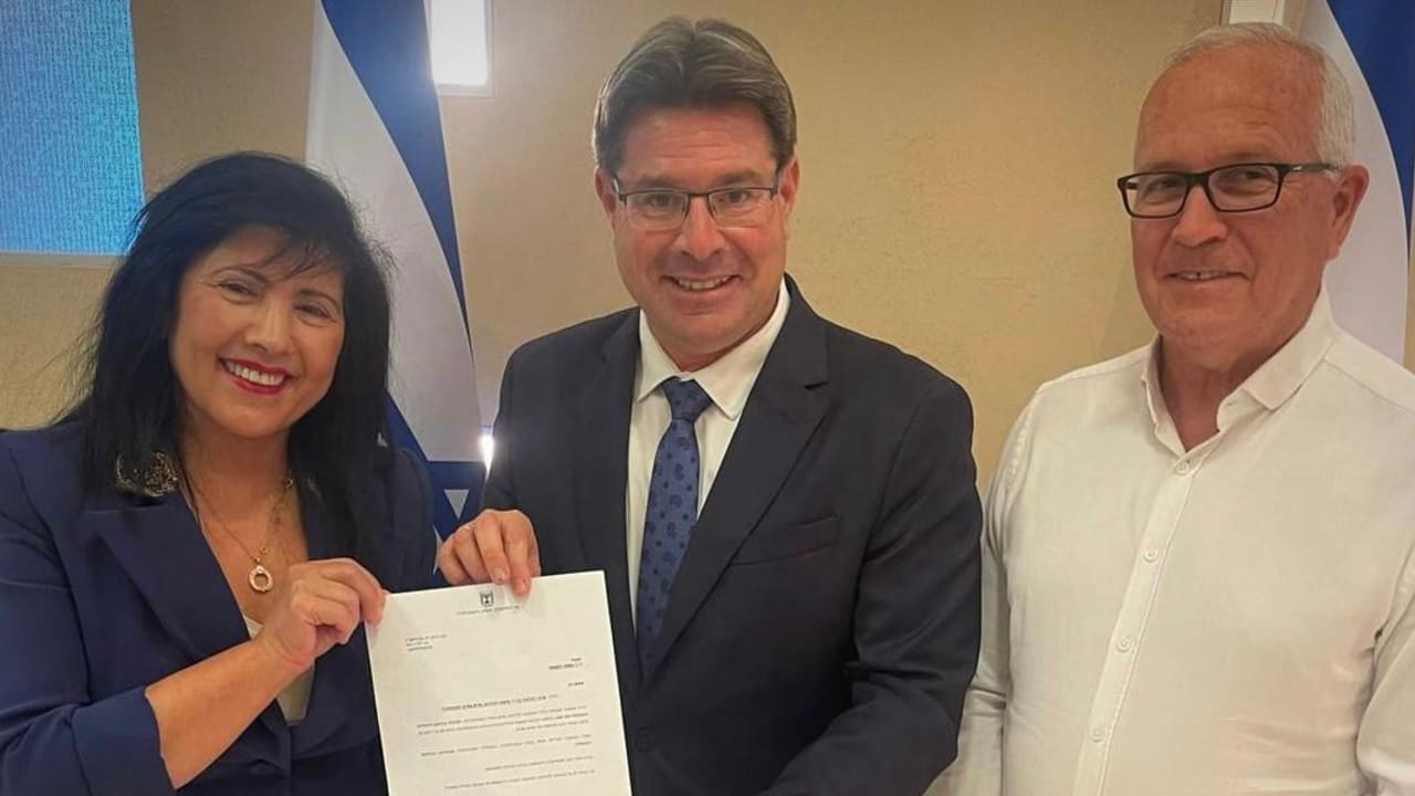 IsraelTechPR's tweet card. The Council serves as a governmental body that coordinates efforts to promote and increase the involvement of women in science and technology-related professions.