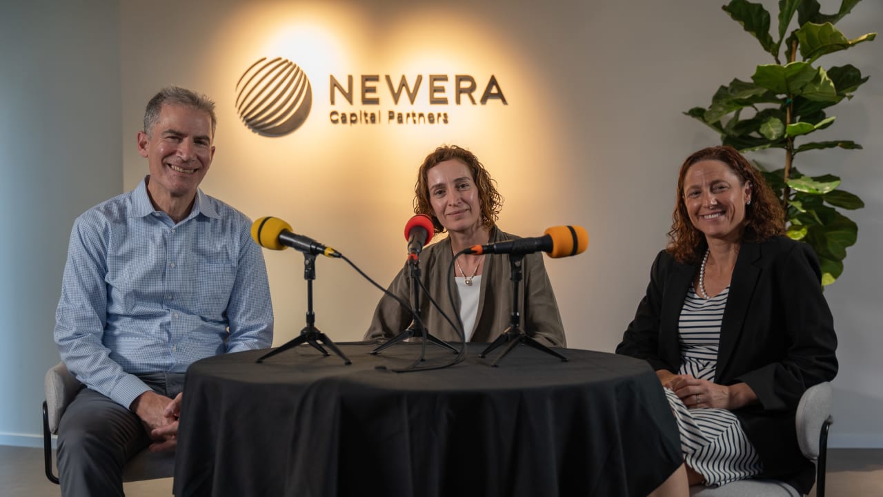 IsraelTechPR's tweet card. An in-depth interview with Eynat Guez, CEO and co-founder of Papaya Global, a Tel Aviv-based payroll and payments software company.