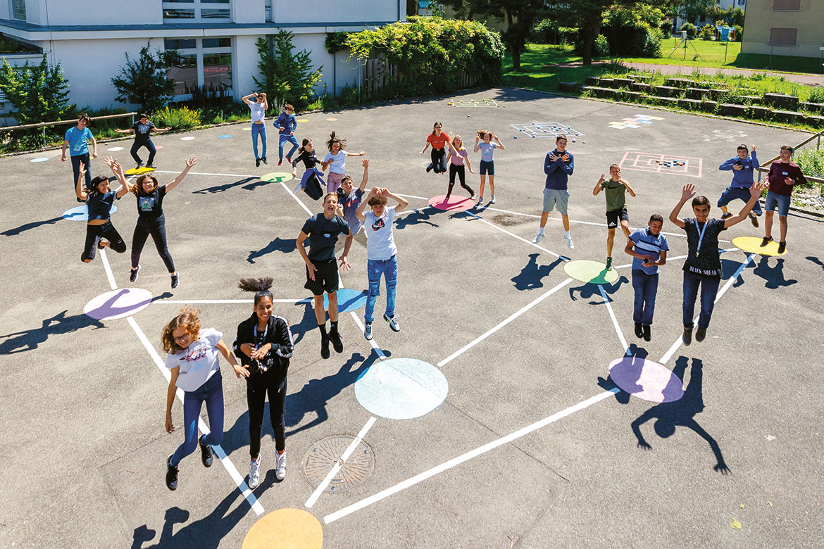 phwampfler's tweet card. Aufwendige Studien zeigen, welche Faktoren Lernerfolge bringen. Dennoch erreichen die Erkenntnisse die Schulen eher selten. Was die Wissenschaft übers Lernen weiss und was die Schulen damit machen.