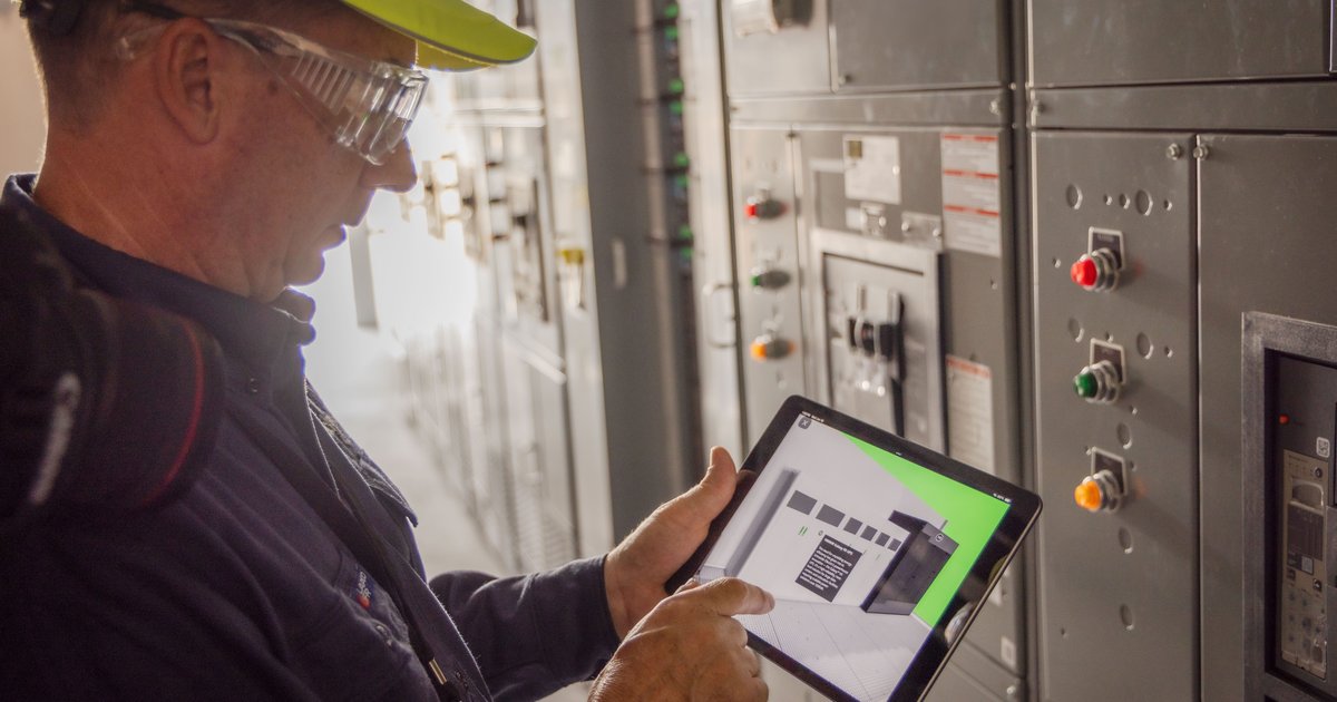 DataCentre_Mag's tweet card. Compass Datacenters and Schneider Electric are utilising the power of AI to transform data centre maintenance, aiming to maximise uptime and lower costs