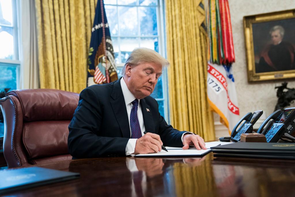 DonaldJTrumpJr's tweet card. President Trump signed a $400 billion budget deal Friday morning that sharply hikes spending and balloons the federal deficit – then bemoaned the funding bill that ended a brief federal...