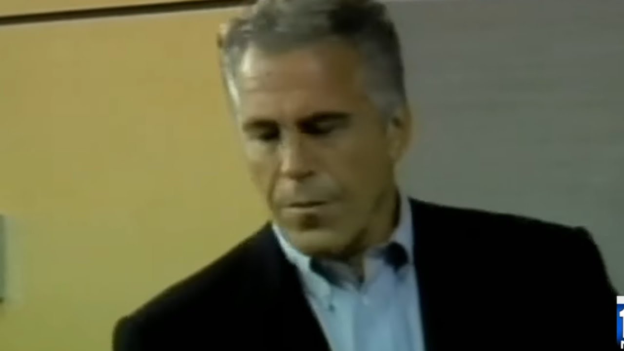 CryptoAlertsUK's tweet card. DON'T FALL FOR THIS WORLD WIDE DECEPTION