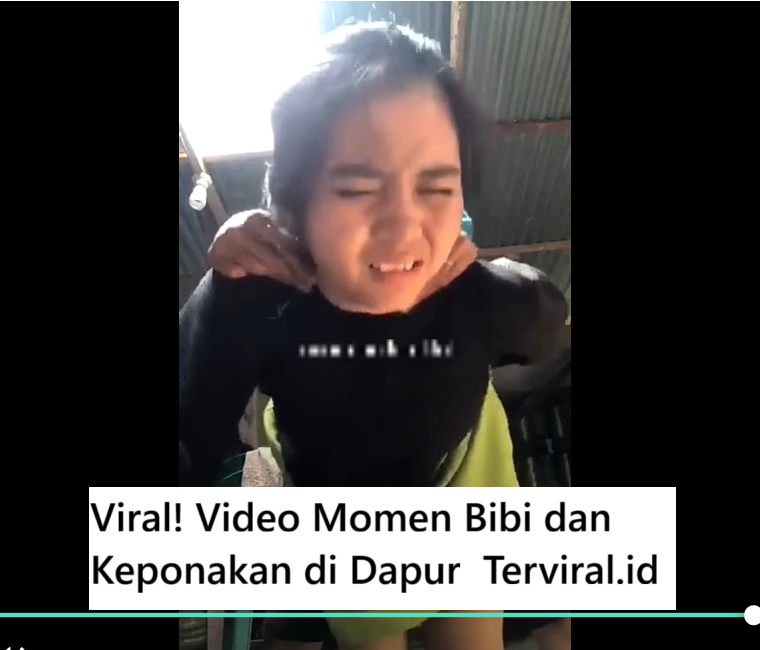 terviralin's tweet card. #Terviral - #Warganet dibuat #heboh dengan #video #viral #bibi dan #keponakan saat #berdiri di #dapur. Sekilas terlihat biasa, namun #ekspresi dan #interaksi keduanya justru mencuri #perhatian hingga...