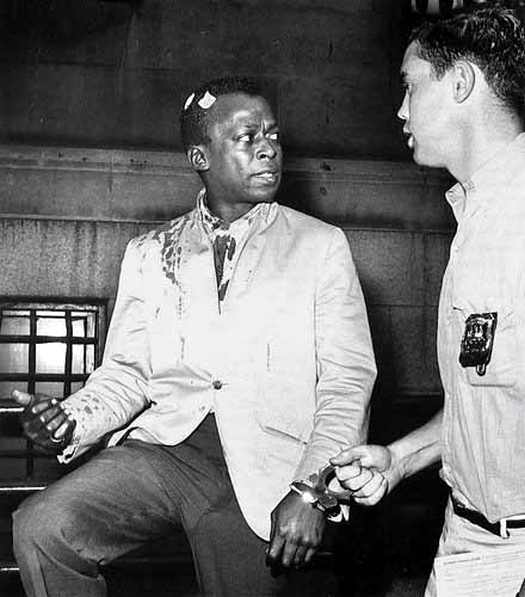 AshAgony's tweet card. #WhiteHistoryMonth: When the NYPD beat up Miles Davis