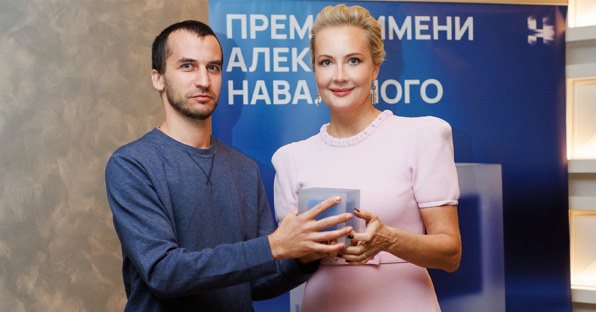 vlar_rus's tweet card. Первый лауреат — платформа взаимопомощи «Заодно»