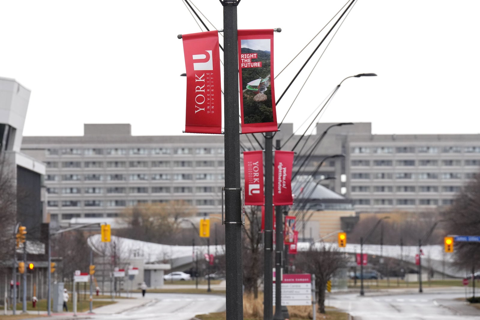 marcantoinec's tweet card. Les nouvelles cibles d’Ottawa pourraient contribuer à l’étranglement financier de certains établissements.