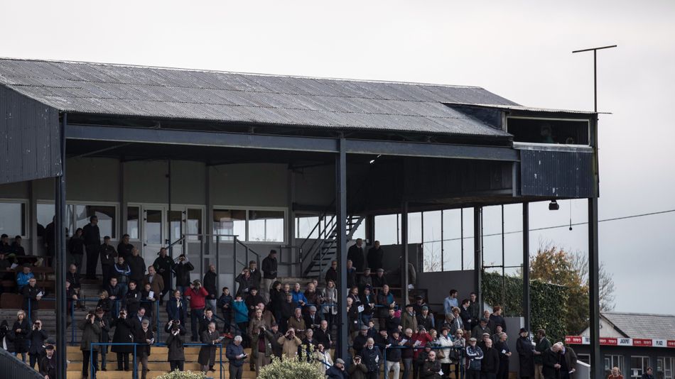 RacingPost's tweet card. 'It’s a huge shock and a big blow' - Thurles racecourse to close with immediate effect