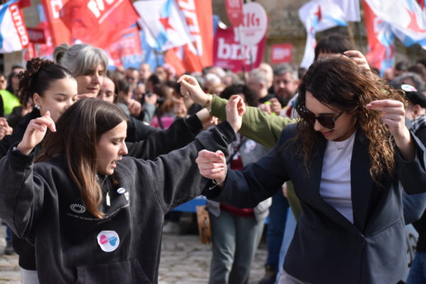 NosTelevision's tweet card. Representantes institucionais asinan a Declaración Concellos coa lingua galega