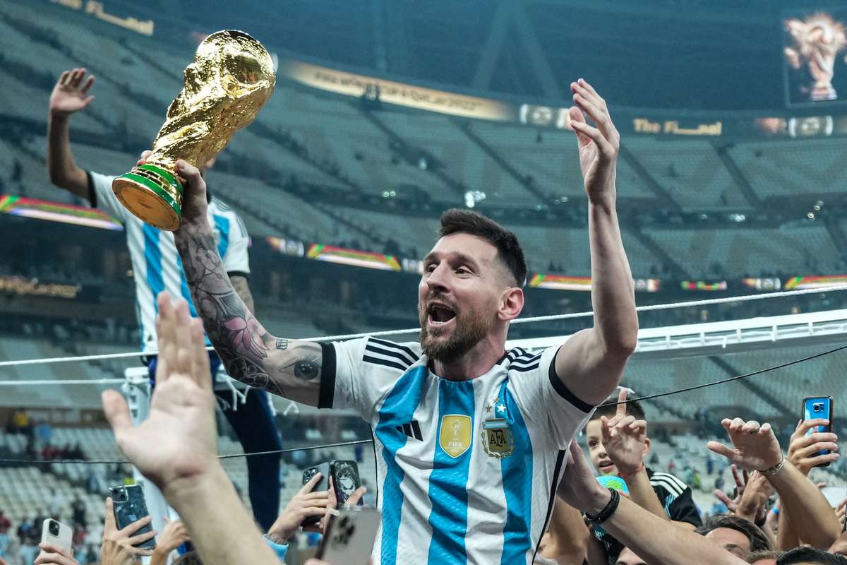 FlashScorePT's tweet card. O Campeonato do Mundo de Futebol de 2026 terá lugar nos Estados Unidos, no Canadá e no México, de 11 de junho a 19 de julho de 2026. As fases de qualificação ainda estão em curso na Europa, África,...