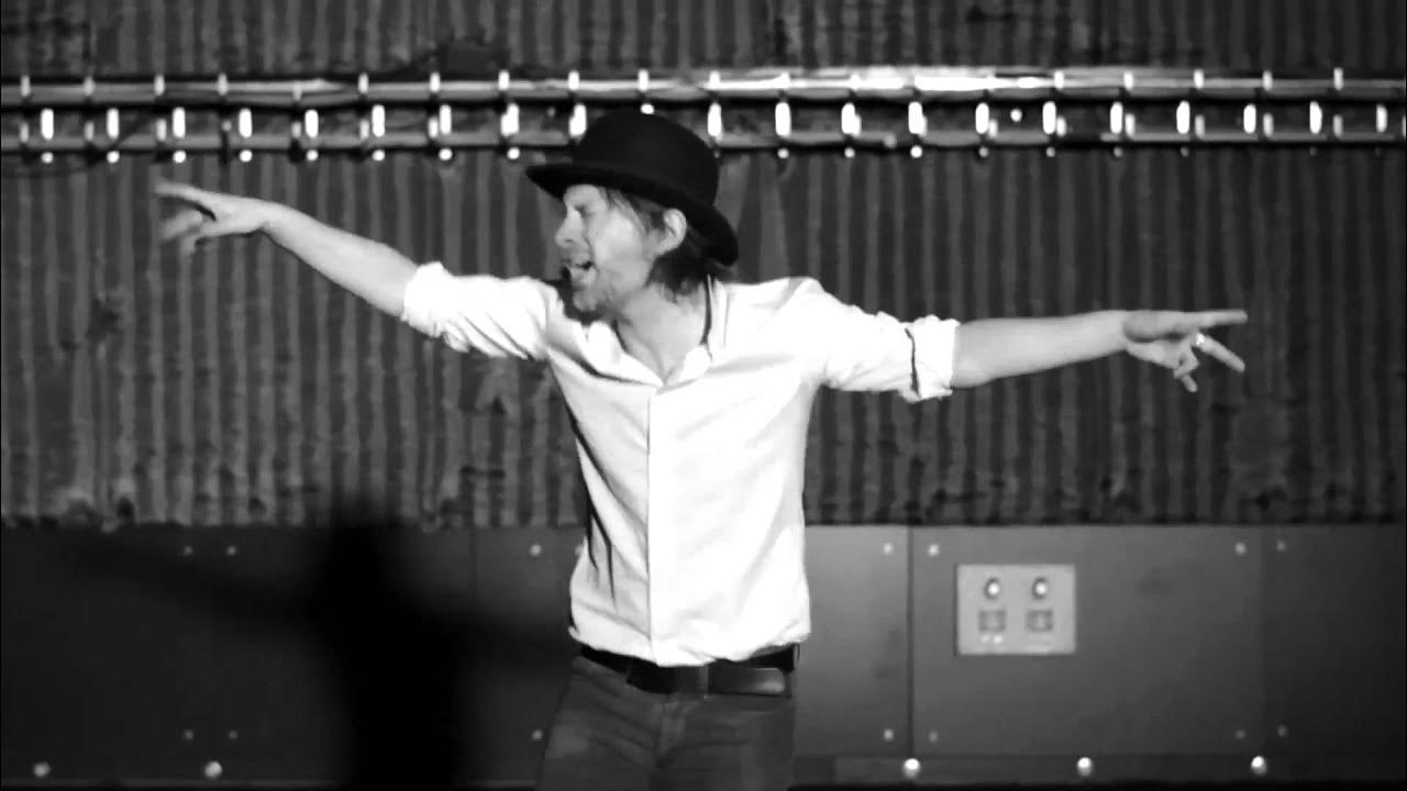 OutSourceRabbit's tweet card. Radiohead - Lotus Flower