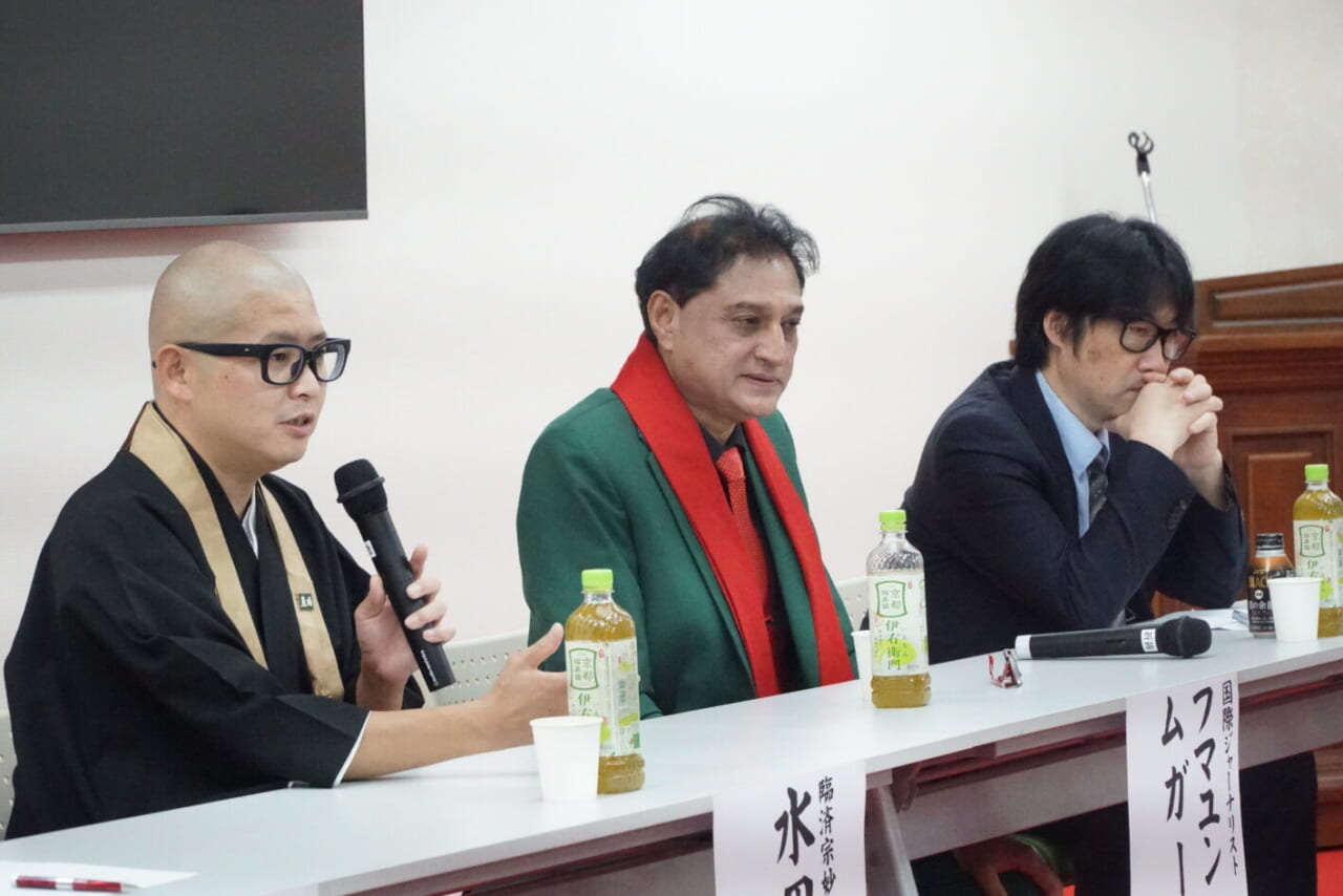 mizutamasamichi's tweet card. 世界平和統一家庭連合（家庭連合、旧統一教会）の解散命令とそれに伴う法人清算の問題点や日本の宗教意識について意見を述べ合うシンポジウムが１日、静岡市内で開かれ、仏教、キリスト教、イスラム教の三大宗教の立場から３人が講演した。基本的人権・信教の自由を守る静岡県民の会が主催し、会場には約２００人が集まり、インターネットでも生配信された。