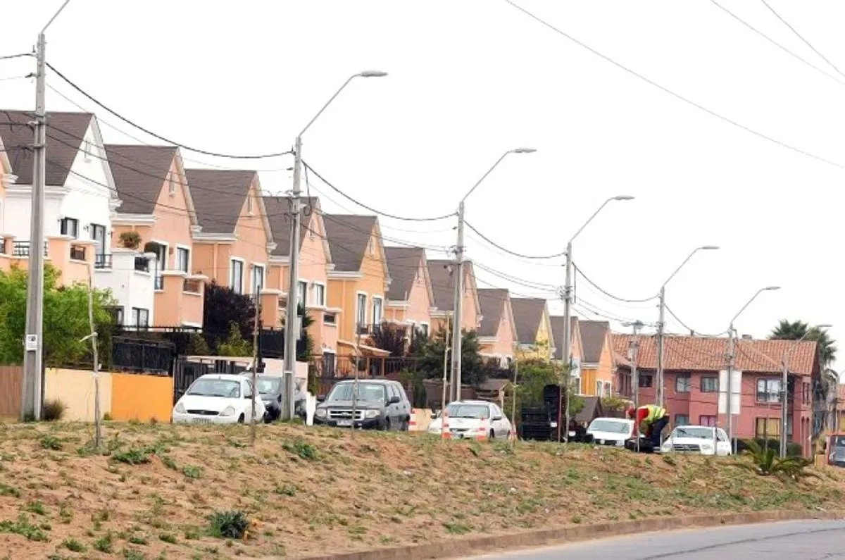 DefensorMayores's tweet card. El Ministerio de Hacienda ingresó a la Cámara una propuesta que otorga nuevos beneficios tributarios a personas mayores al momento de pagar contribuciones. Si bien, el senador Walker calificó este...