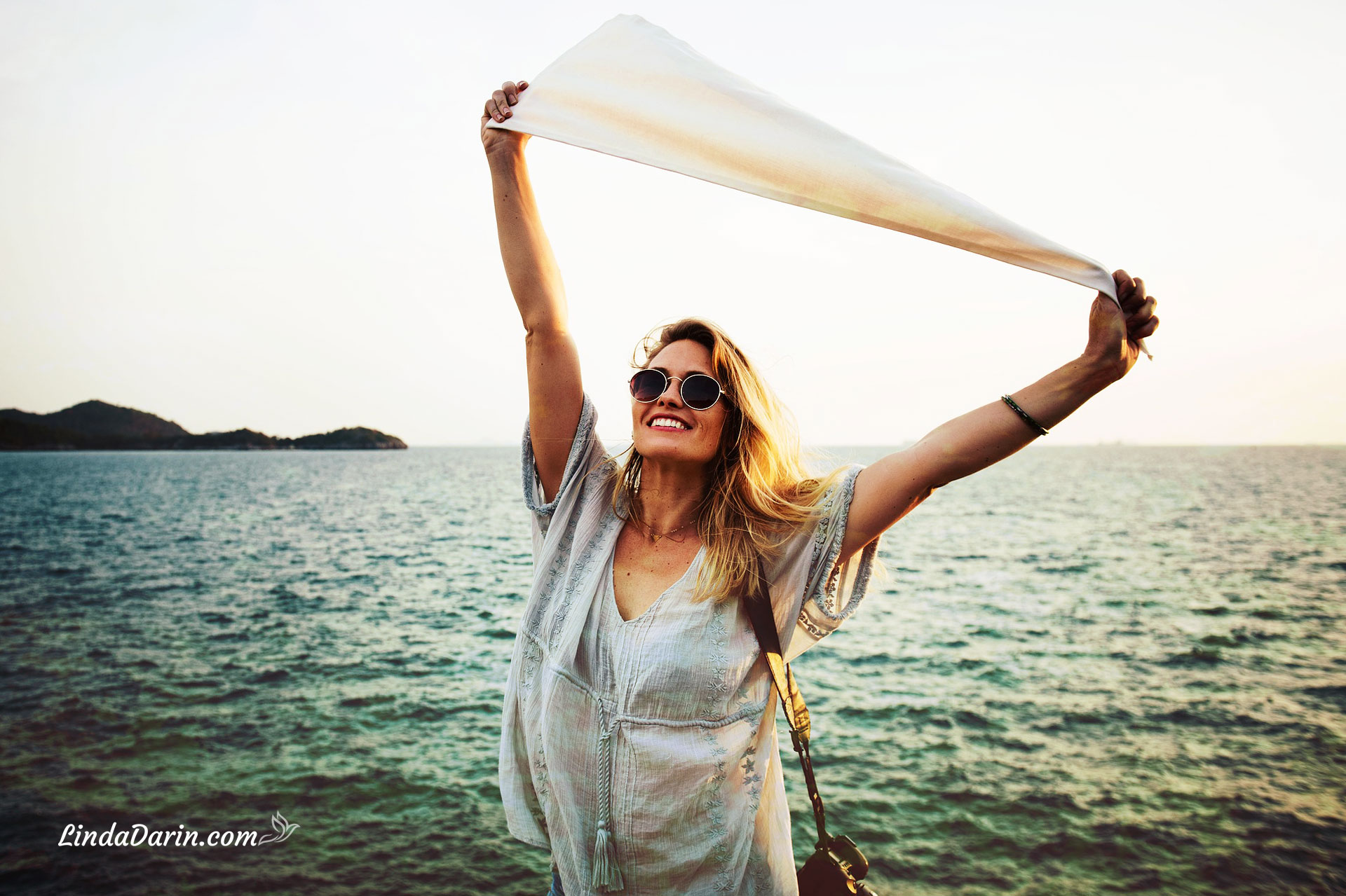 DarinMethod's tweet card. The worldwide pandemic forced me to face myself in 2020. I lived inside a studio apartment in New Jersey with only my cat for companionship at forty-five years old.Truly alone for the first time in...