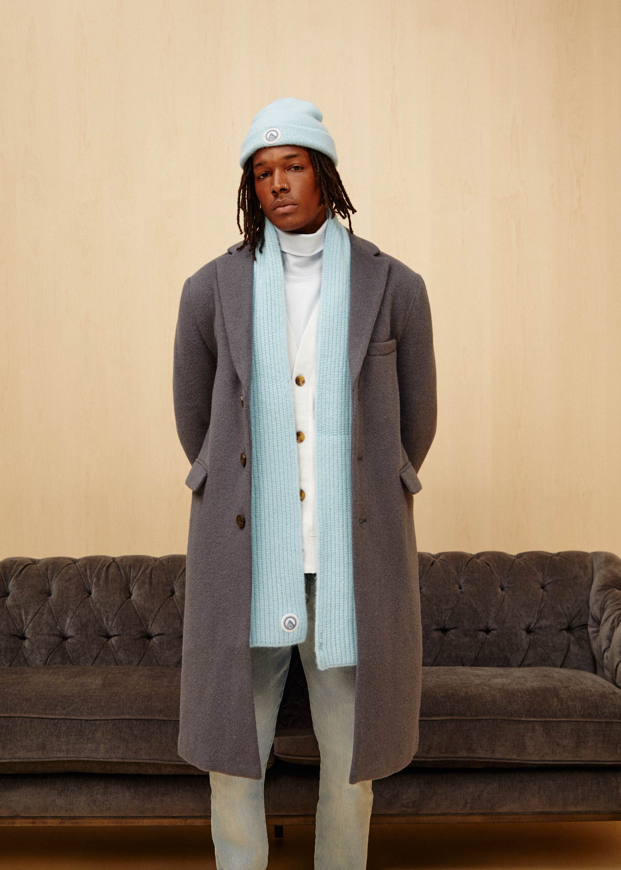 RonnieFieg's tweet card. Arrow Left Arrow Right SWIPE UP