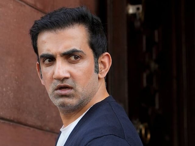 ABPNews's tweet card. Delhi Crime: बीजेपी सासंद गौतम गंभीर ने ट्वीट कर कहा कि, अगर अपनी बहन या बेटी पर ऐसा वहशी हमला होता तो भी क्या ये लोग ऐसे ही चलते चले जाते. जानवर सिर्फ़ वो नहीं, सब हैं.