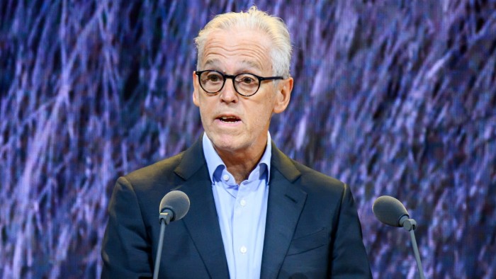 PjotrSauer's tweet card. Dutch editor founded The Moscow Times and Russian editions of magazines including Cosmopolitan and Playboy