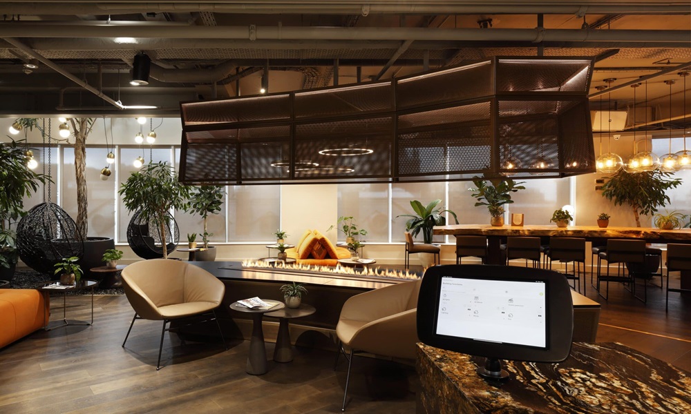 CasterComm's tweet card. Airzone's KNX-certified Aidoo Pro controller allows for seamless integration of Inverter HVAC systems with KNX technologies.