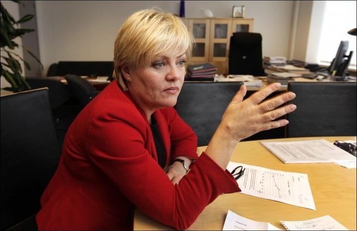 Industriskolen's tweet card. Norge trenger minst 8000 nye ingeniører. - Regjeringens politikk fungerer ikke, mener ingeniørforeningen Nito. - Helt feil, sier Kristin Halvorsen.