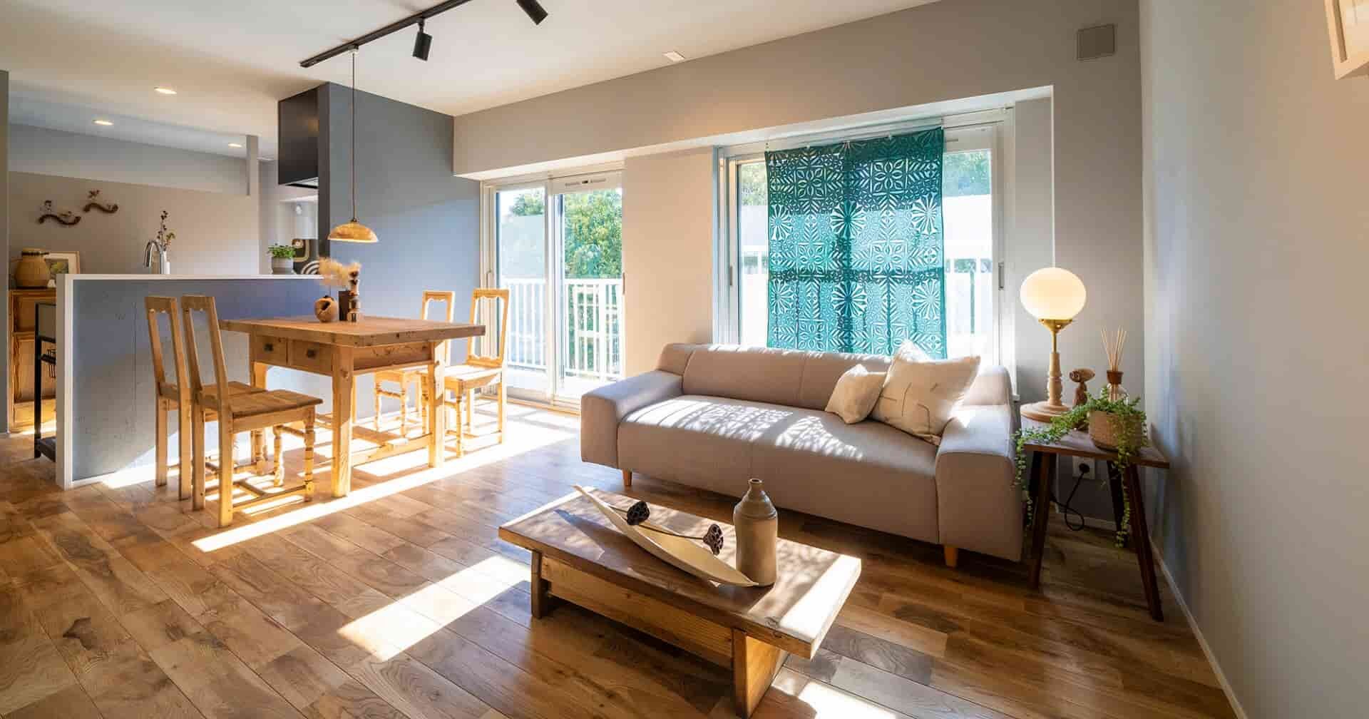 PHP_hrd's tweet card. 住宅展示場のモデルハウスから個人向け戸建住宅、マンション、オフィス、店舗まで様々な建造物の空間デザインを手がけるグローバルデザイン。創業者で代表の石川克友氏が松下幸之助経営塾を受講したのをきっかけに、2024年に地元埼玉