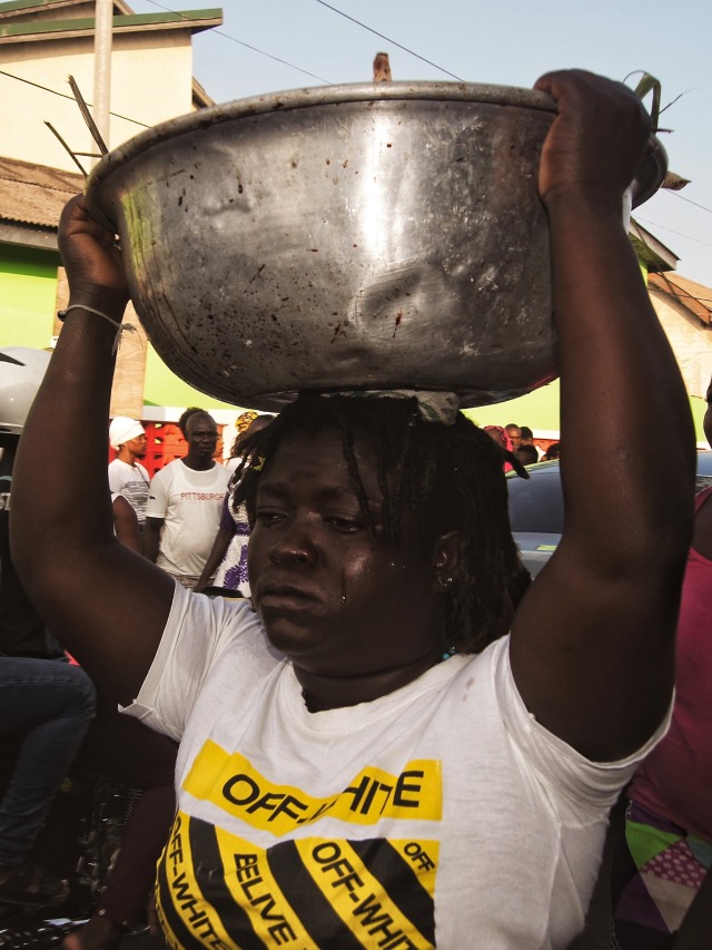 workinprocess__'s tweet card. 💬 0  🔁 13  ❤️ 20 · Homowo : The twins festival. Portraits of the two women who volunteered to carry the basin. #ghana #ghanaian #homowo #photography #art #forghanaians #festivals #twins #melanin…