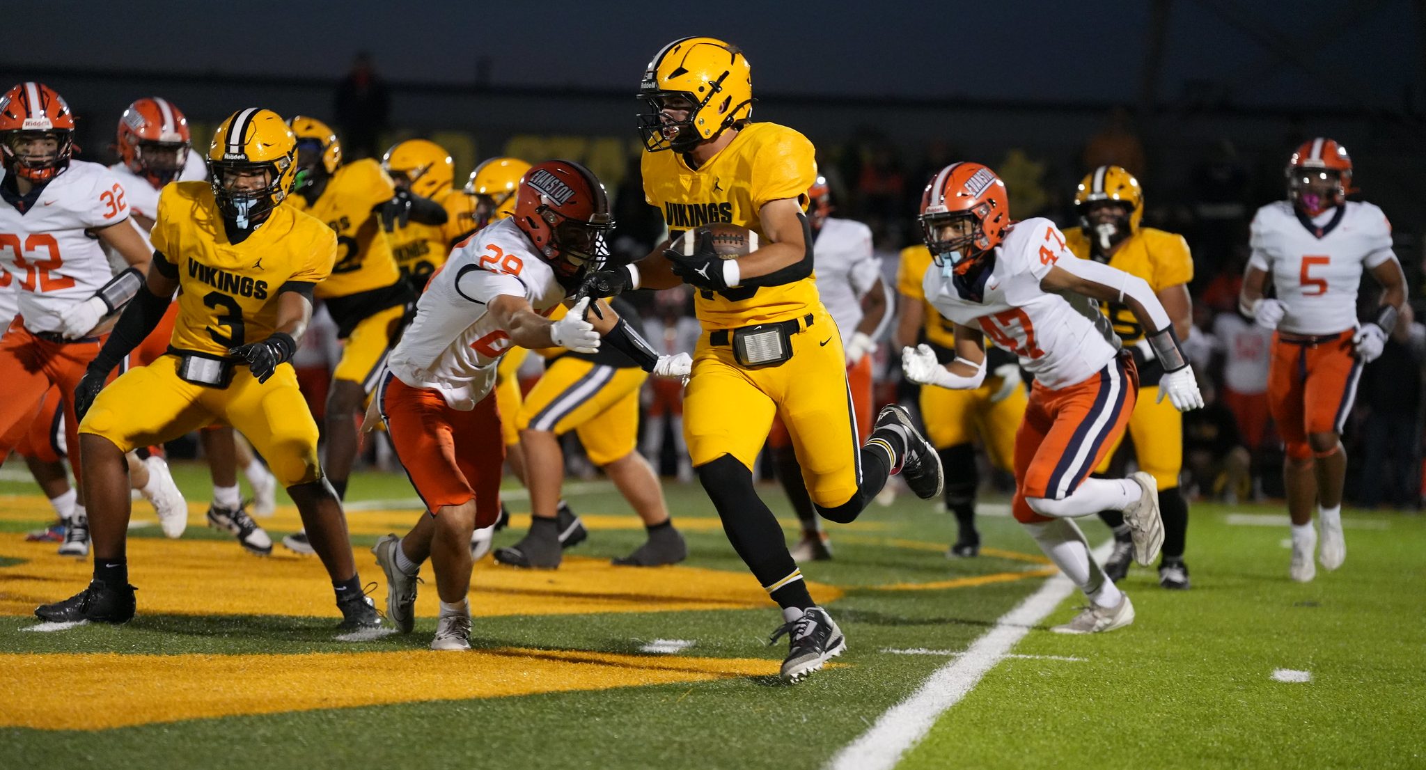 mikeclarkpreps's tweet card. Cory Les rushed for 227 yards and a TD as St. Laurence moved into the Class 6A semifinals.