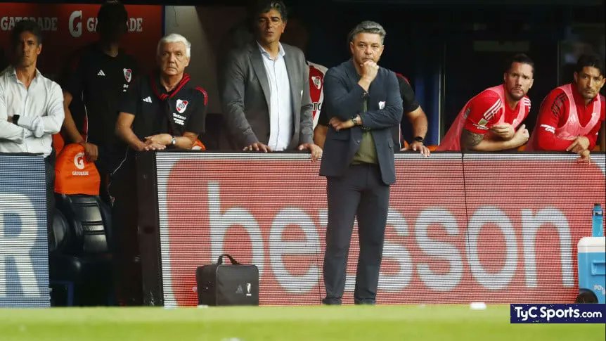 TyCSports's tweet card. A la catarata de derrotas y récords negativos que seguramente lo dejarán afuera de la Libertadores, el equipo del Muñeco sumó contra Boca otra actuación tan baja que, más allá de una infracción no...