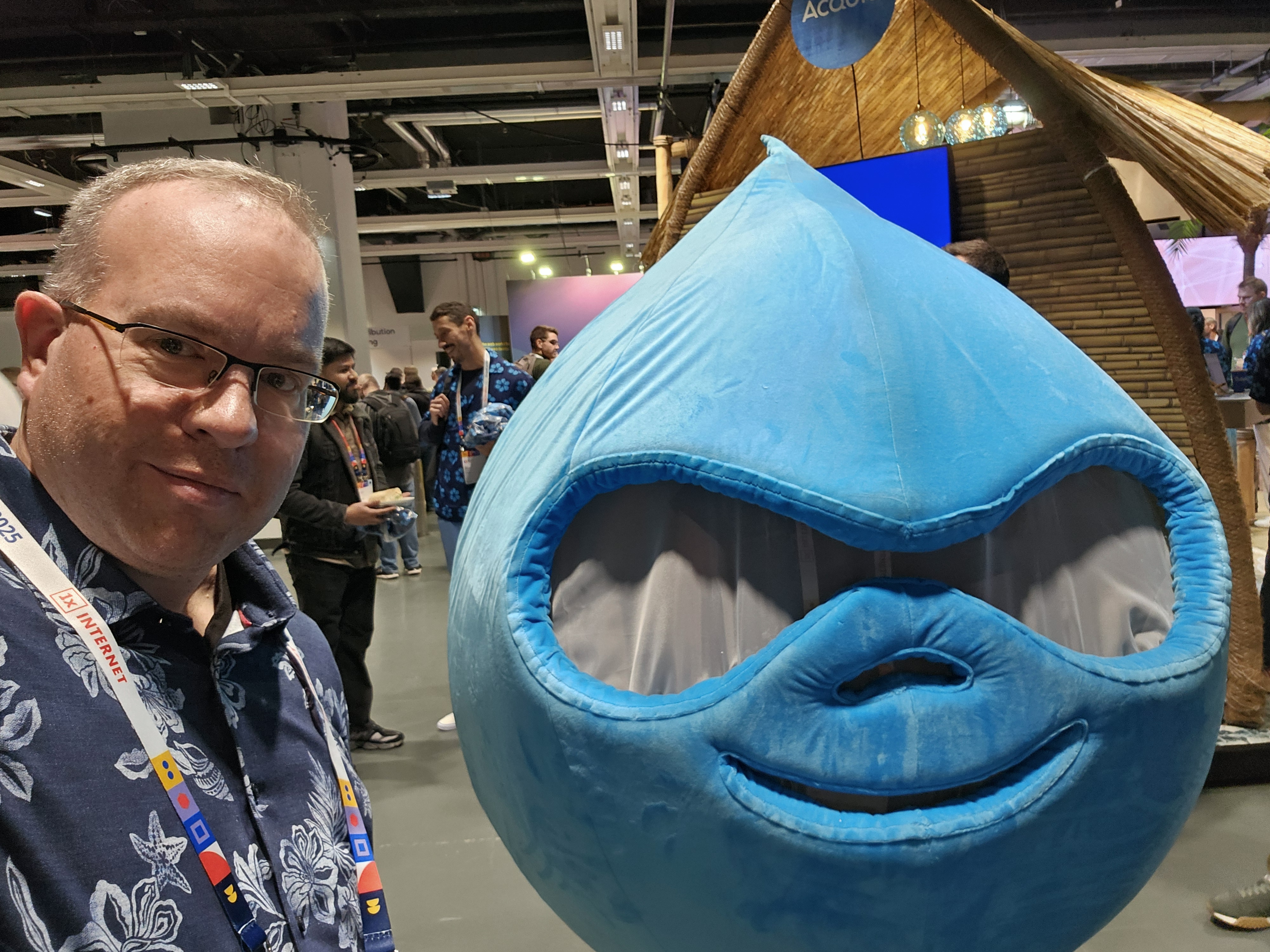 maxiorel's tweet card. Když jsem si na hotelu vyklikával přednášky, které v rámci konference navštívím, byl jsem trochu zklamaný. Všude nějaký Drupal Canvas, backendových témat minimum. Ale o to víc zajímavé přednášky to...