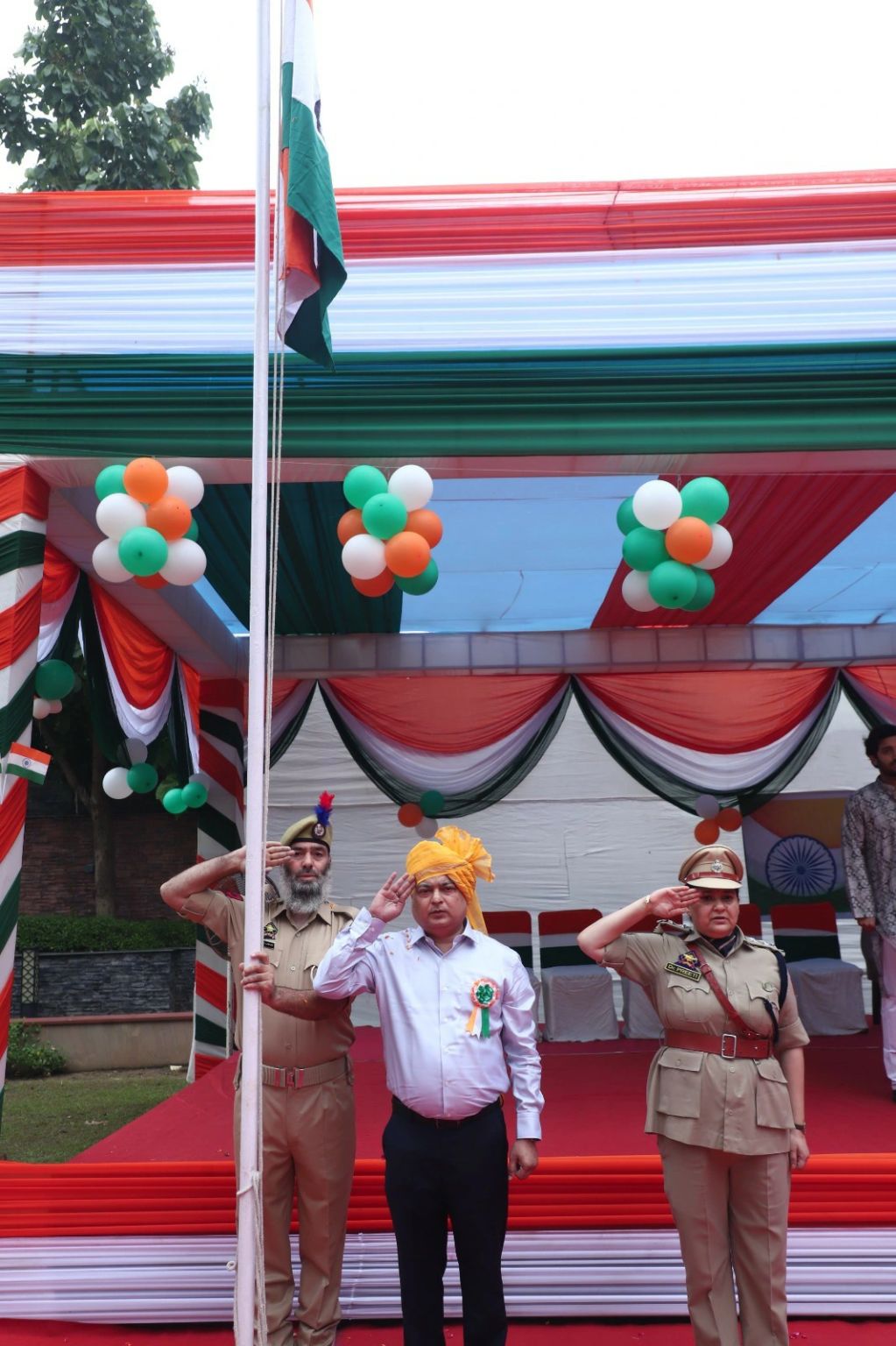 roufaminnews5's tweet card. Resident Commissioner of J&K observes Independence Day at New Delhi NEW DELHI, AUGUST 15: Resident Commissioner of Jammu and Kashmir, Niraj Kumar, hoisted the National Flag on the occasion of the...