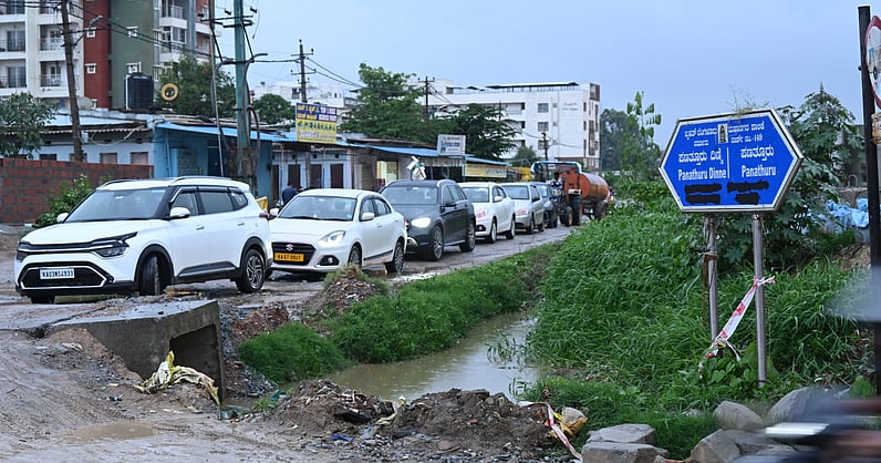 BalagereConnect's tweet card. Bengaluru news, Panathur underpass project news: Since the underbridge expansion project halted, traffic congestion happens all the way from Kadubeesanahalli Junction.