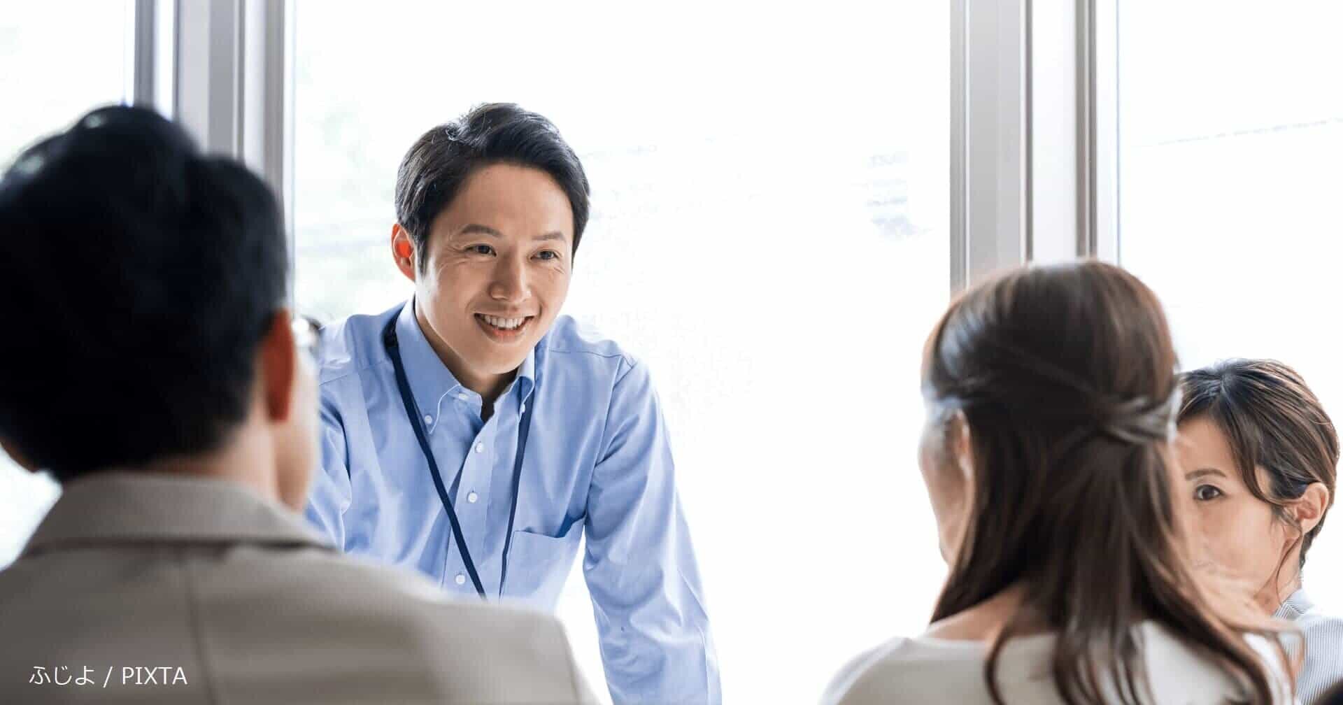 PHP_hrd's tweet card. 部下指導の手法として注目を集める「フィードバック」。ビジネスにおける意味や基礎知識をおさらいしつつ、部下の成長を促す効果的なフィードバックの進め方のポイントを解説します。