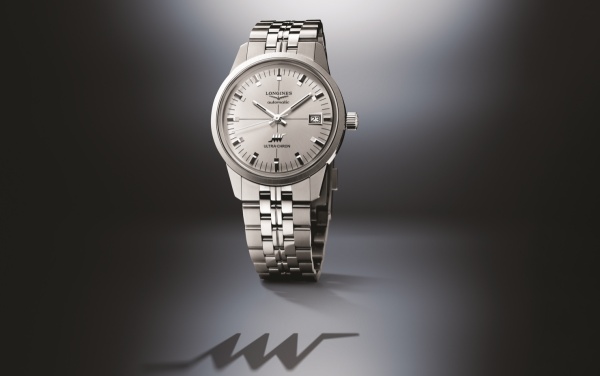 Iwaxasky's tweet card. ロンジンより、新作「ウルトラ-クロン クラシック」が発表された。本作は1967年に登場したハイビートウォッチ「ウルトラ-クロン」の復刻モデルにあたる。クラシカルなデザインと毎秒10振動のハイビートムーブメントを持つことが特徴だ。