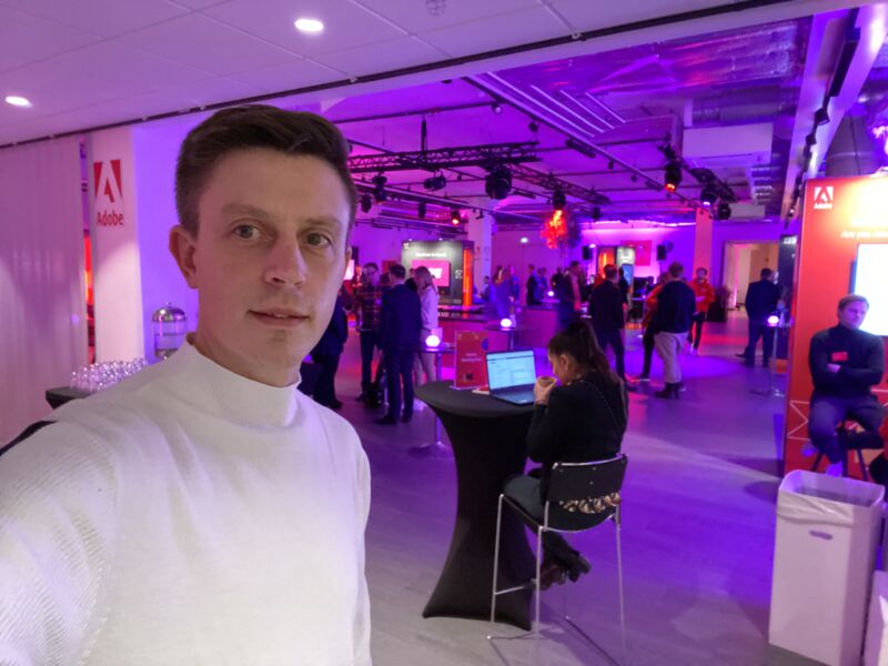 Swiftaxe's tweet card. What an awesome event!     I came pretty clueless. This was my first Adobe event. In hindsight, I'm glad I attended Experience Makers Stockholm! 🤩   My favorite talks:   🔹 Henriette Paus at DNB on...