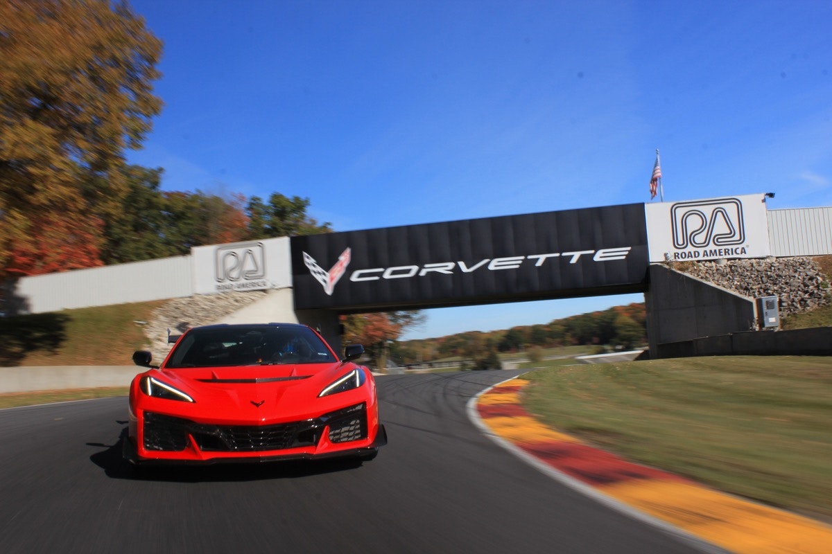 cetinok's tweet card. The Corvette ZR1 and the team behind it continue to put the performance car world on notice. With four different General Motors drivers behind the wheel, the Corvette ZR1 has set not one, but five...