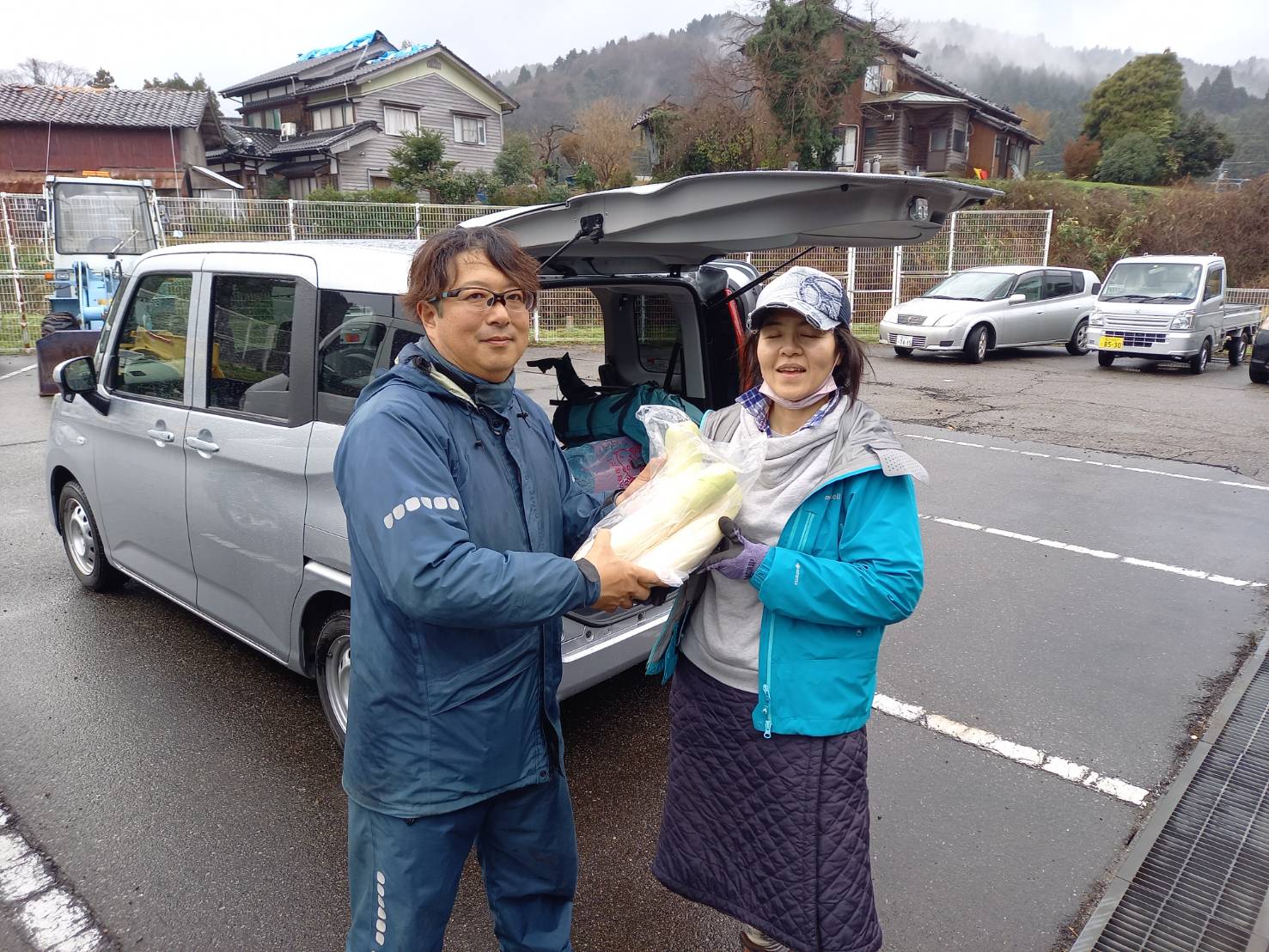 kyoudou_center's tweet card. 地震から一週間がたちました。各方面から現地にいけないけれど、いまは、何もできないけど、情報を拡散します。募金を…