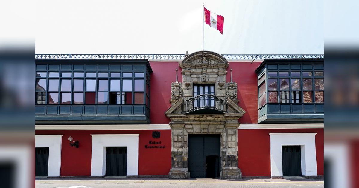 CesarRomeroC's tweet card. Jueces consideran que el Tribunal Constitucional no puede ver ni resolver causas en trámite ni interferir en las funciones del Poder Judicial. Además, afirman que la demanda competencial no es un...