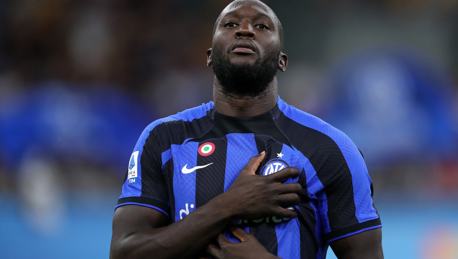 RepFcInter's tweet card. Inzaghi potrebbe convocare il belga già sabato contro la Fiorentina. Il club inglese ha altri piani e Marotta punta a strapparlo a titolo definitivo. Du…