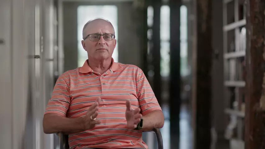 geekztor's tweet card. As Carol’s search continues, an 11 year old boy makes a gruesome discovery in the woods: a hand sticking up from a shallow grave. Carol is consumed by fear. Could this be her son?