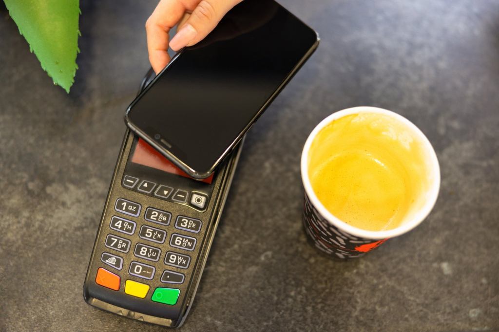 StartTurnkeyBiz's tweet card. Many customers feel over-charged as digital tipping becomes the norm at restaurants. Danny Meyer thinks to-go orders such as coffee are not tip worthy.