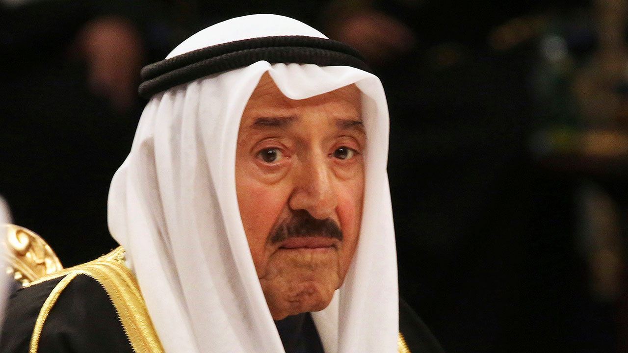 oninojin's tweet card. クウェートのサバハ首長が9月末に死去した。同氏と日本の関係は、ボタンの掛け違えが相次いできた。外相として若きサバハ氏が来日したとき、大平外相（当時）は居眠りをしたという。湾岸危機に際して日本は135億ドルの資金を拠出したが、同国が感謝を示した新聞広告に日本の名はなかった。しかし、東日本大震災に際してクウェートが日本に寄せた義援金は総額の4割を占めた。