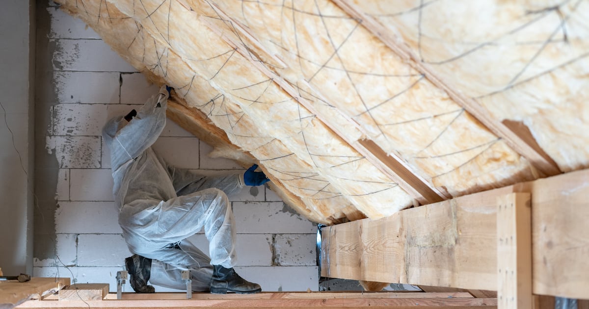 lainesminerales's tweet card. Architecte, diagnostiqueur, formateur, ensemblier, syndic… Au lendemain du discours alarmiste de François Bayrou sur les finances publiques, les acteurs de la rénovation énergétique du parc résiden...