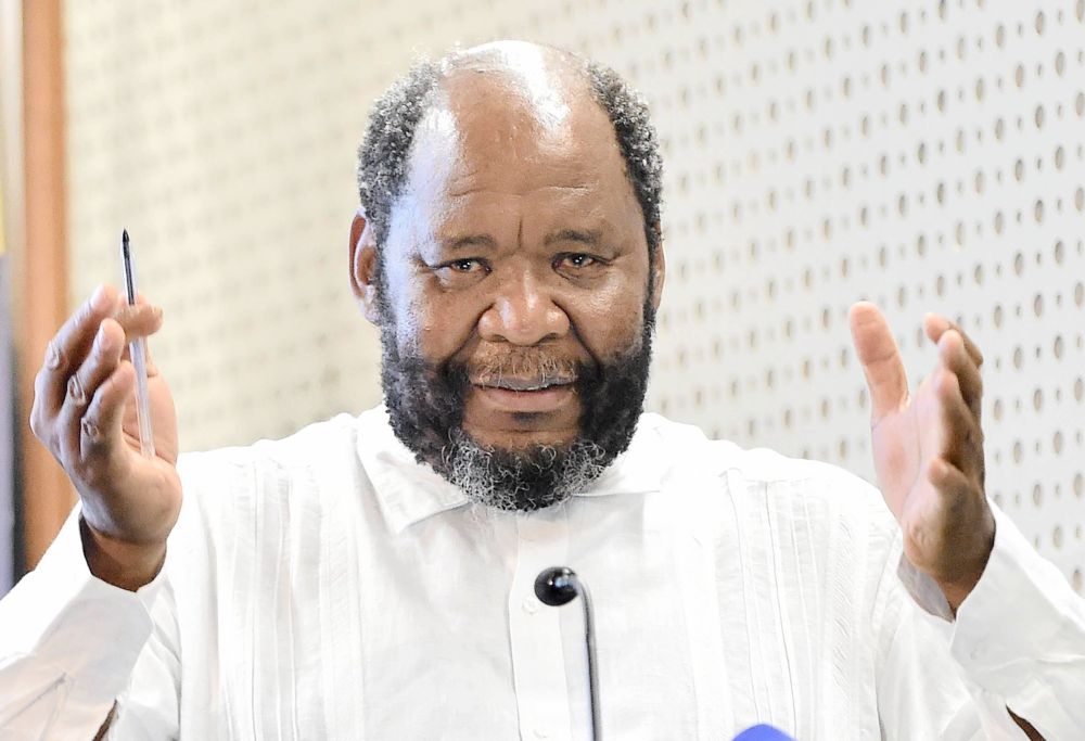 palilj01's tweet card. Opinion: Destroying the items reduces overall social utility and therefore overall economic value, irrespective of source of access to the goods.