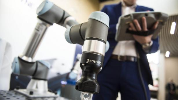 TDCNET_DK's tweet card. Dansk førerposition som forsknings- og udviklingsfrontløber kræver klarhed om forskningsinvesteringer for virksomhederne Danmark er dybt afhængige af virksomhedernes investeringer i forskning og udvik