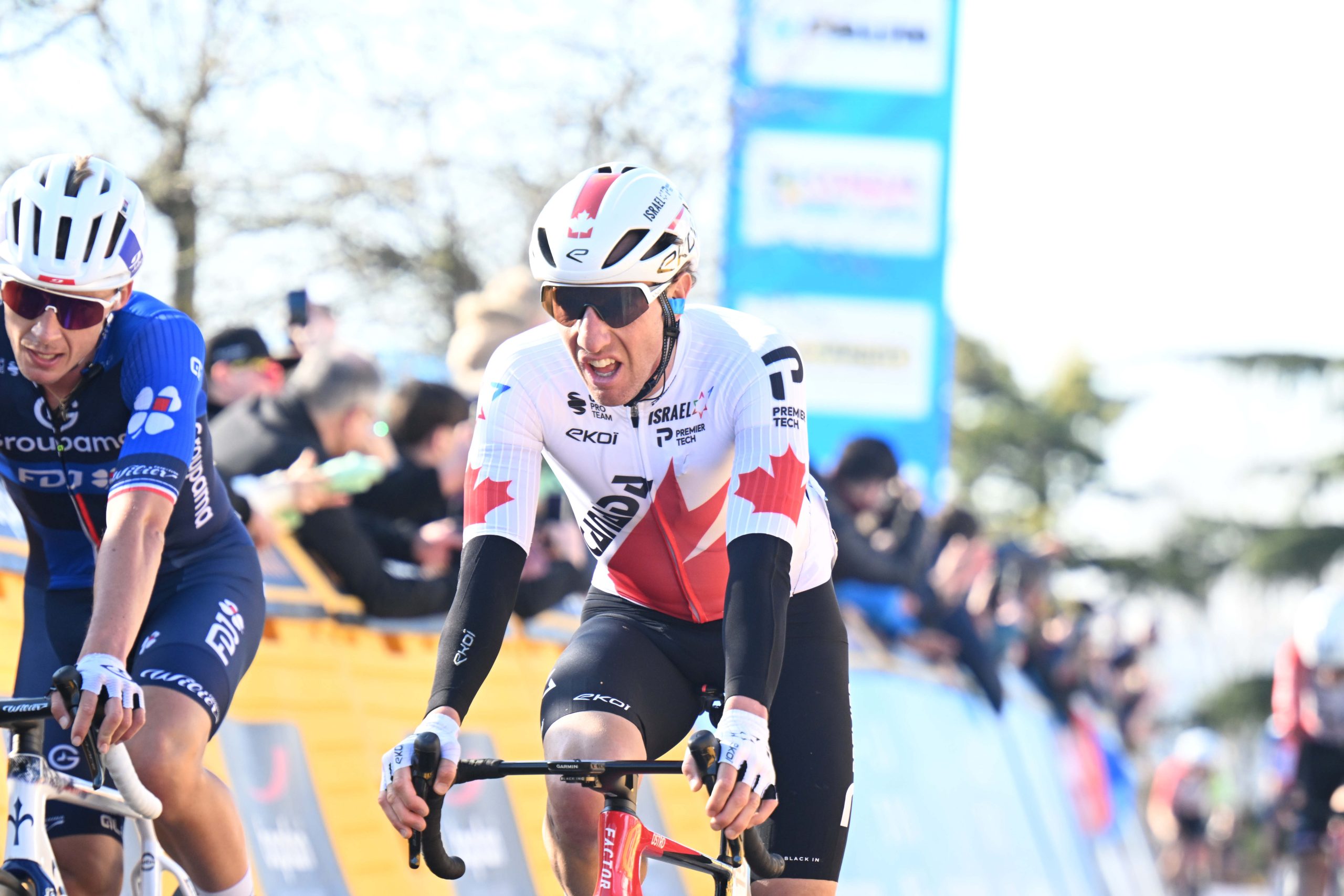 FFLose's tweet card. Attachés viscéralement aux non-premiers sur le Tour de France, on se devait de vous conter "la journée de merde" de Michael Woods.