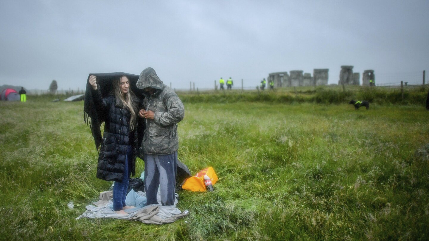 AP's tweet card. BARCELONA, Spain (AP) — Spain reopened its borders to European tourists Sunday in a bid to kickstart its economy, while Brazil and South Africa struggled with rising coronavirus infections.